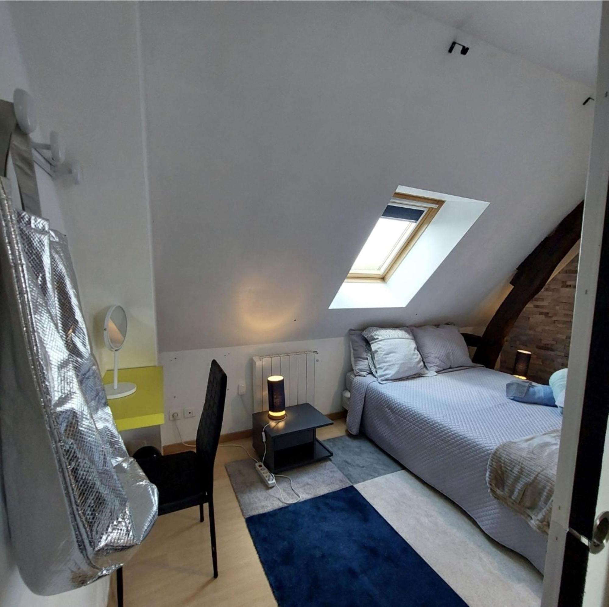 logement campagnard charmant, fonctionnel, cour privée avec WiFi Tauxigny Esterno foto
