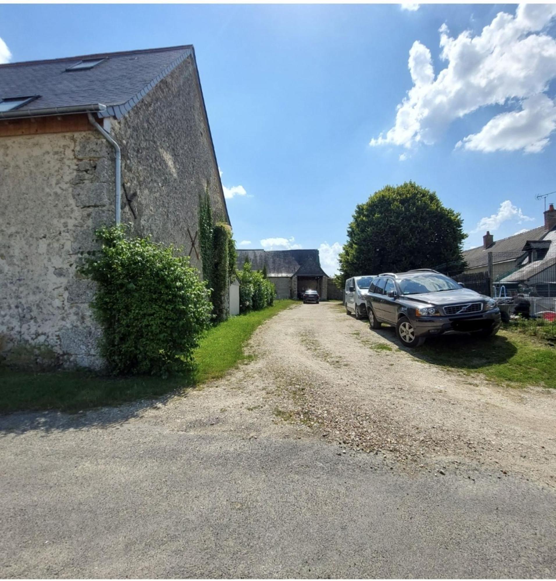 logement campagnard charmant, fonctionnel, cour privée avec WiFi Tauxigny Esterno foto