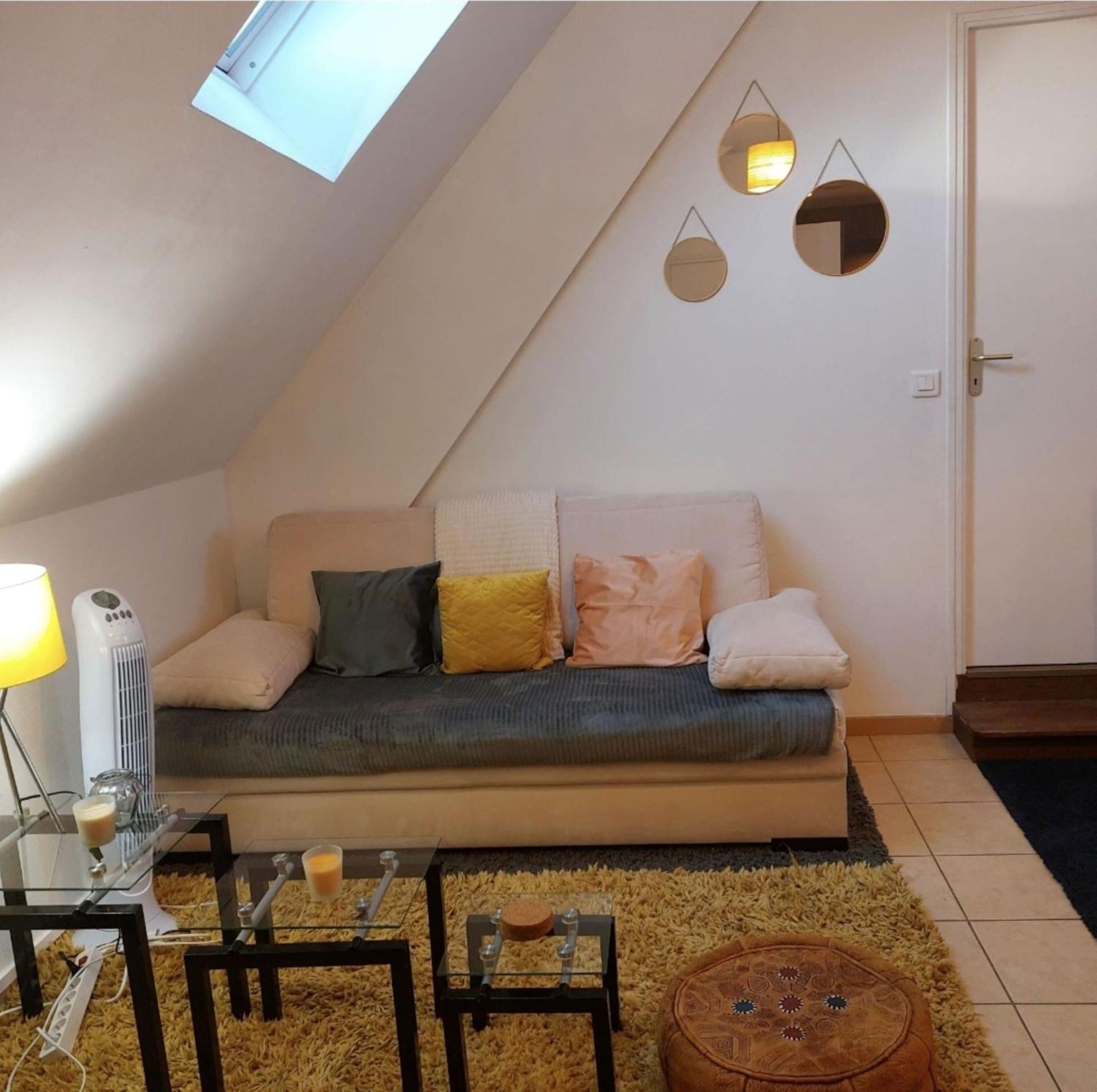 logement campagnard charmant, fonctionnel, cour privée avec WiFi Tauxigny Esterno foto