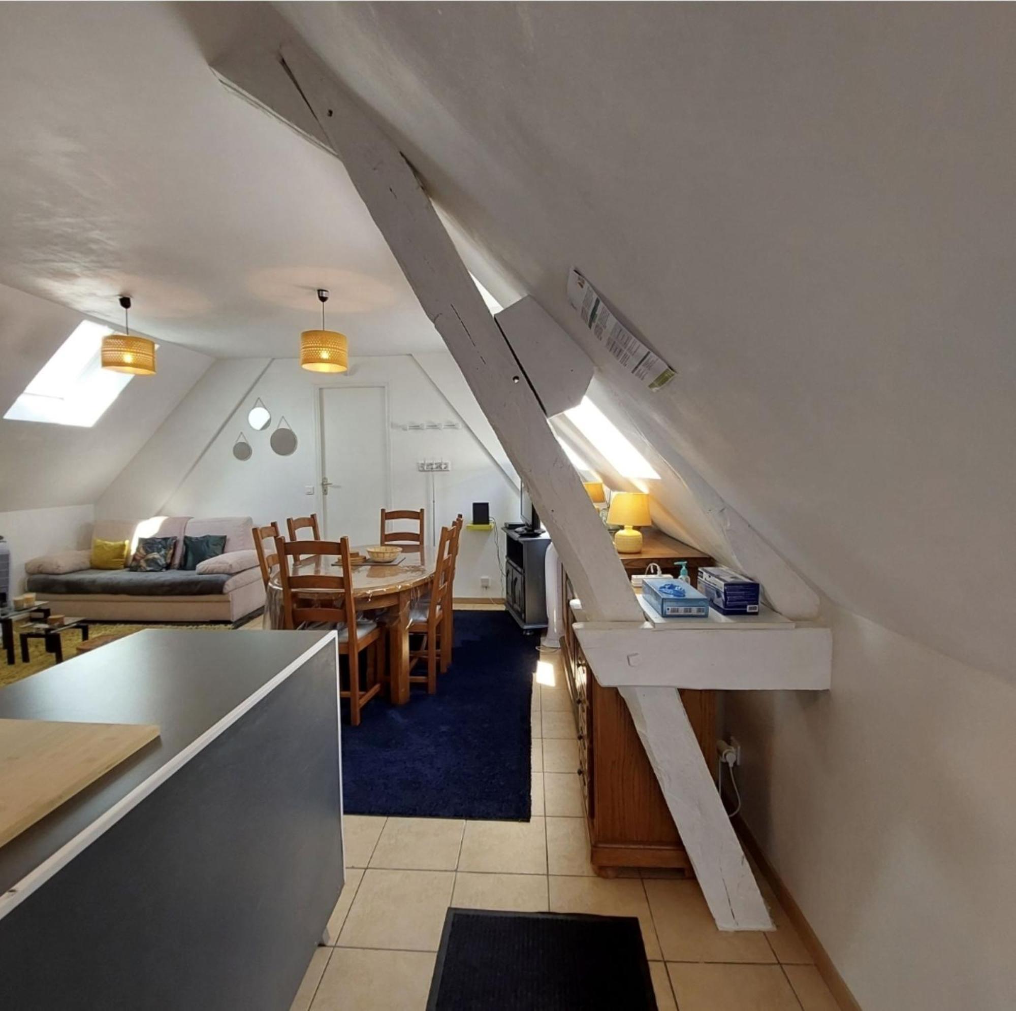 logement campagnard charmant, fonctionnel, cour privée avec WiFi Tauxigny Esterno foto