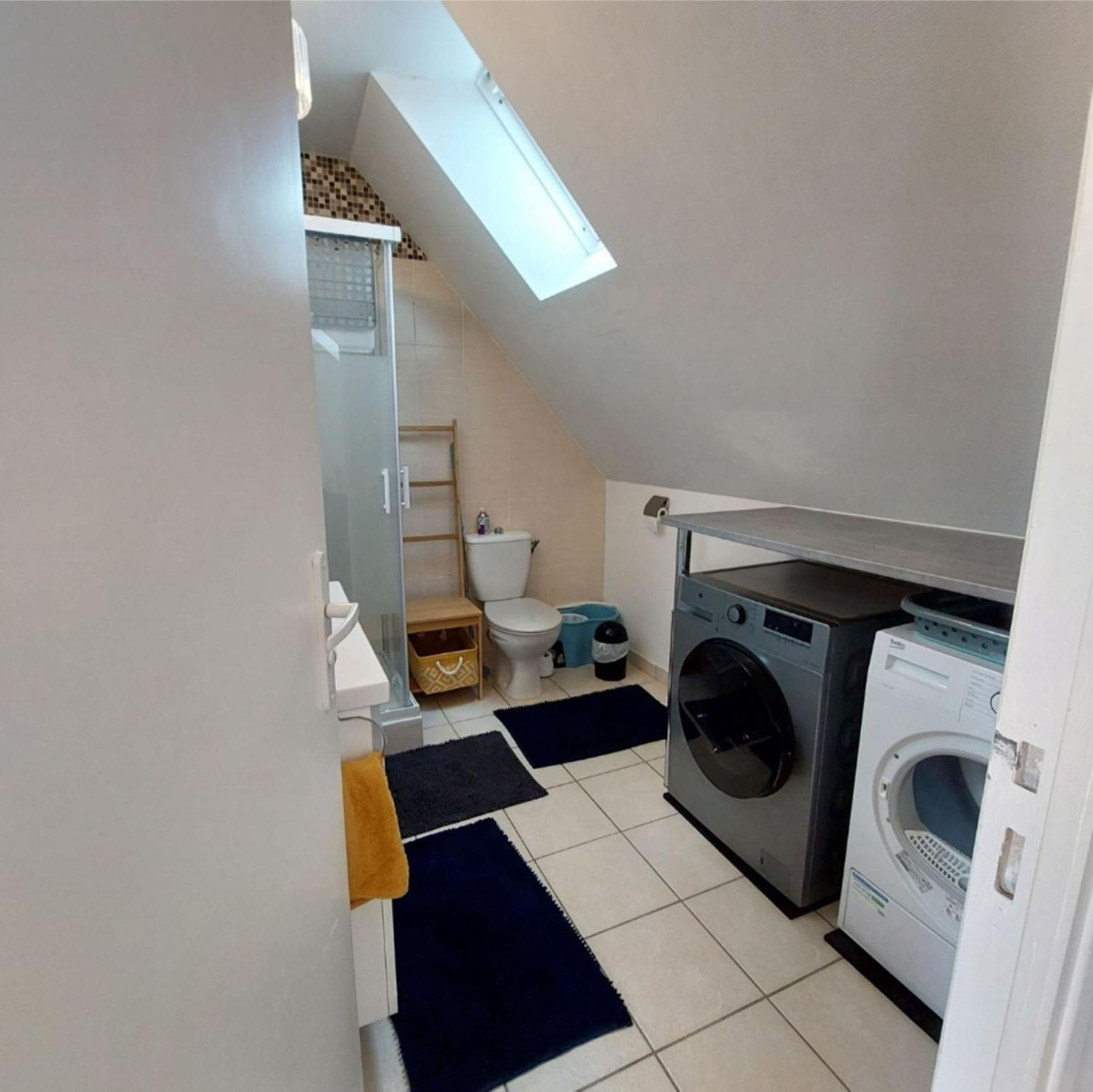logement campagnard charmant, fonctionnel, cour privée avec WiFi Tauxigny Esterno foto