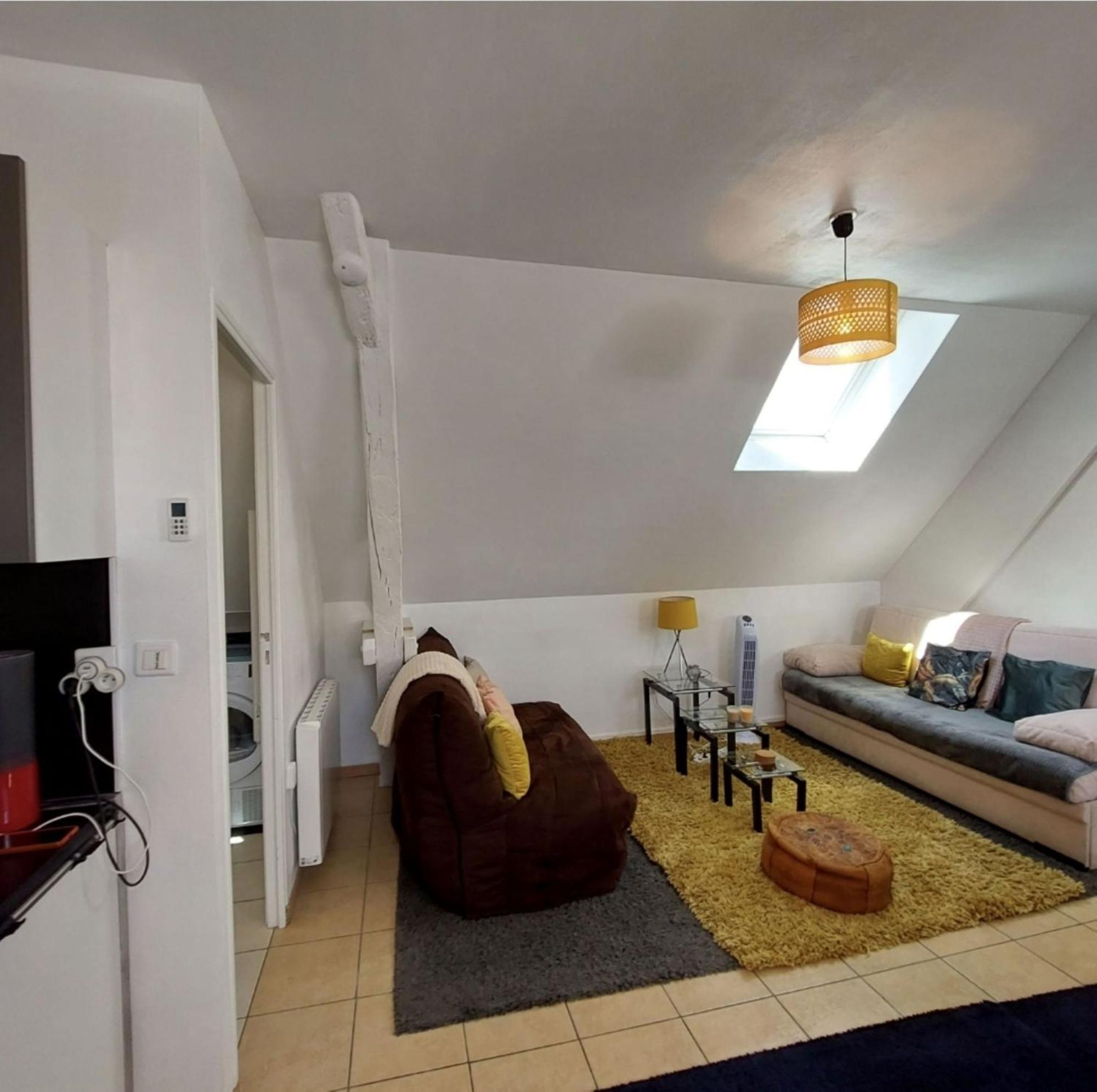 logement campagnard charmant, fonctionnel, cour privée avec WiFi Tauxigny Esterno foto