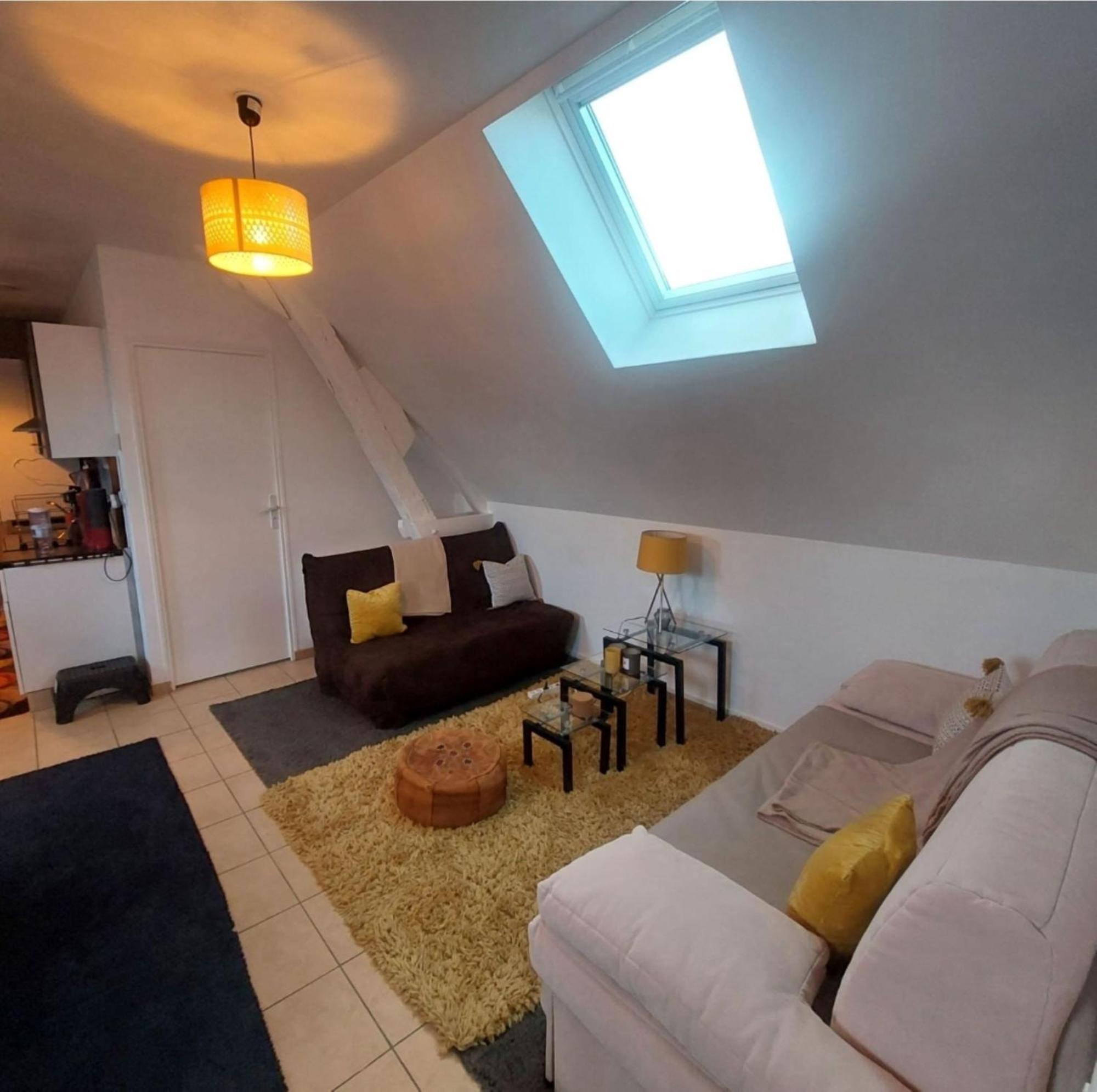 logement campagnard charmant, fonctionnel, cour privée avec WiFi Tauxigny Esterno foto