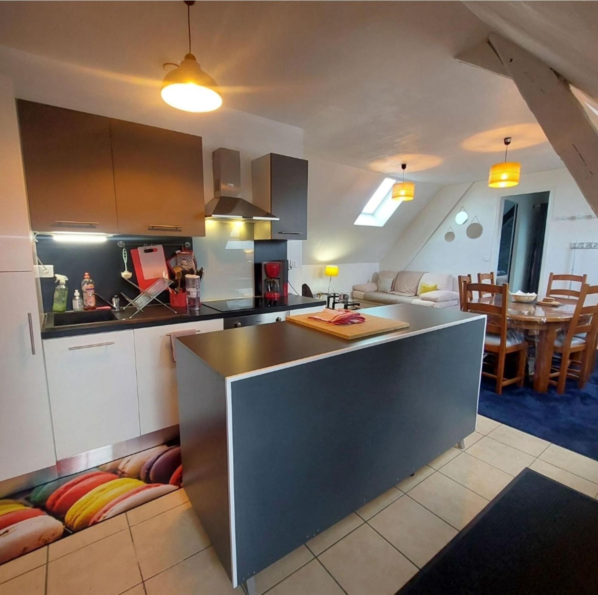 logement campagnard charmant, fonctionnel, cour privée avec WiFi Tauxigny Esterno foto